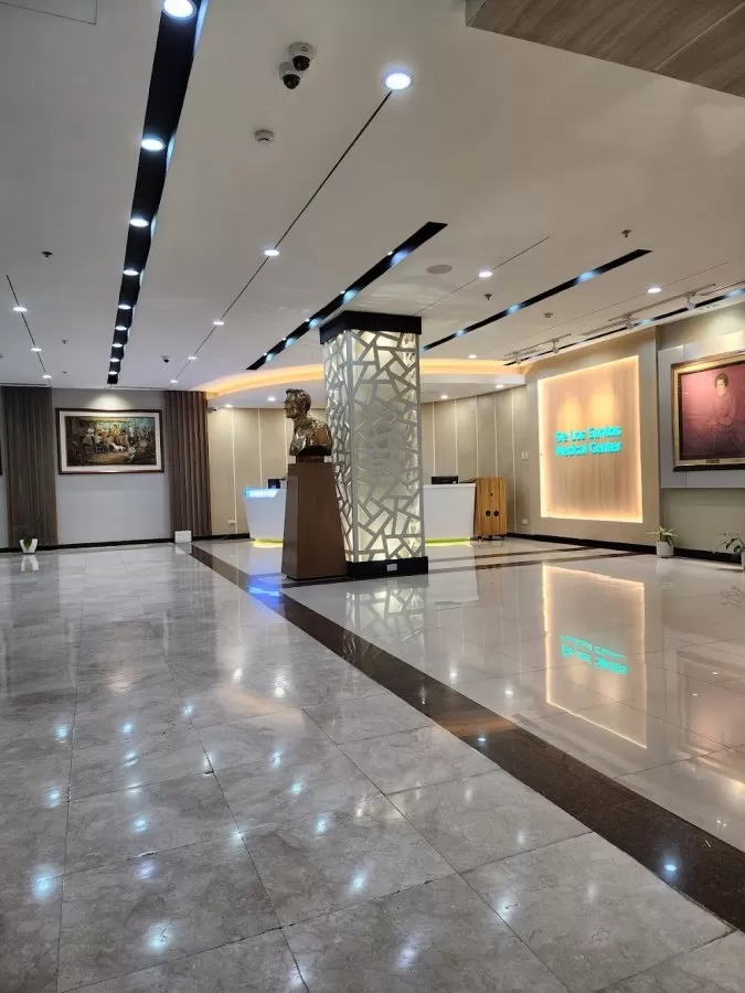 De Los Santos Medical Center - Photo 5