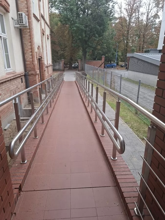 Uniwersyteckie Centrum Zdrowia Kobiety i Noworodka WUM - Photo 1
