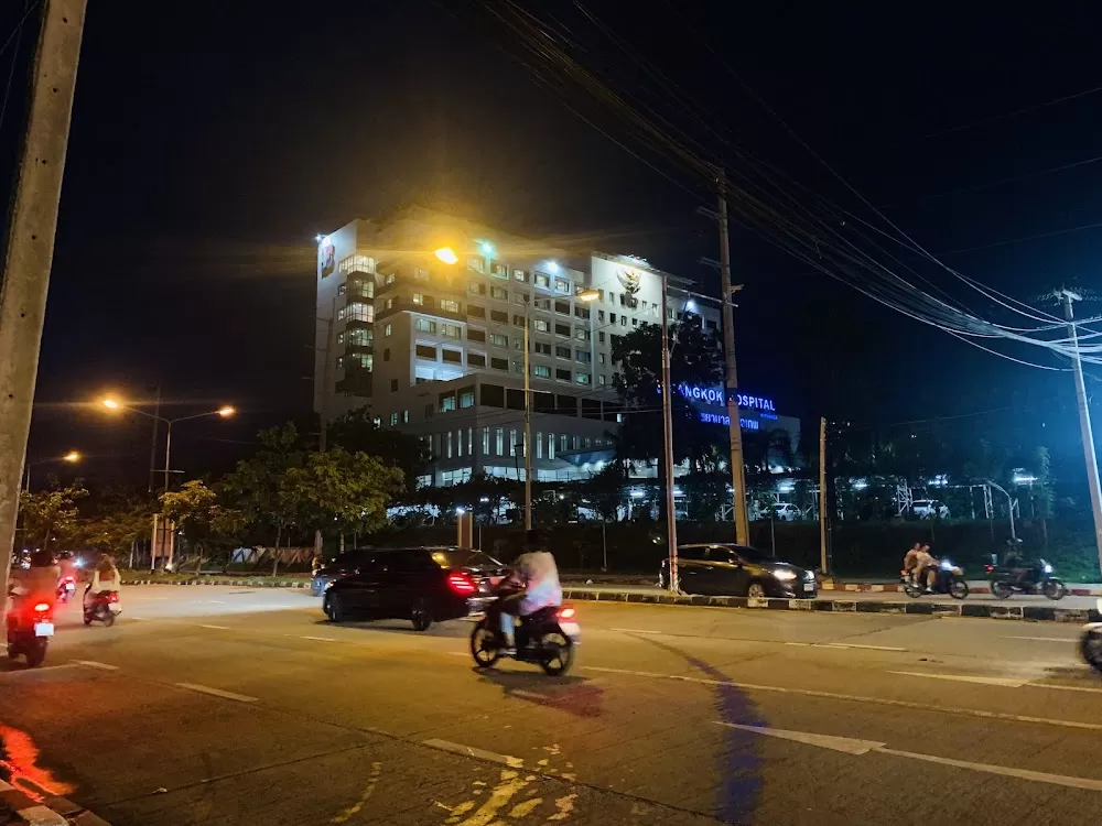 Bangkok Hospital KhonKaen - Photo 3