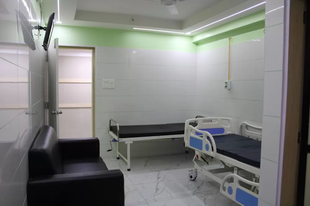 Graavity Multi-Speciality Hospital Pvt. Ltd Critical Care and Trauma Centre - Photo 7