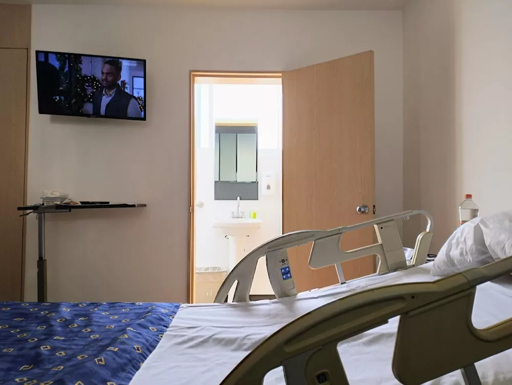 Roma Angeles Hospital - Photo 1