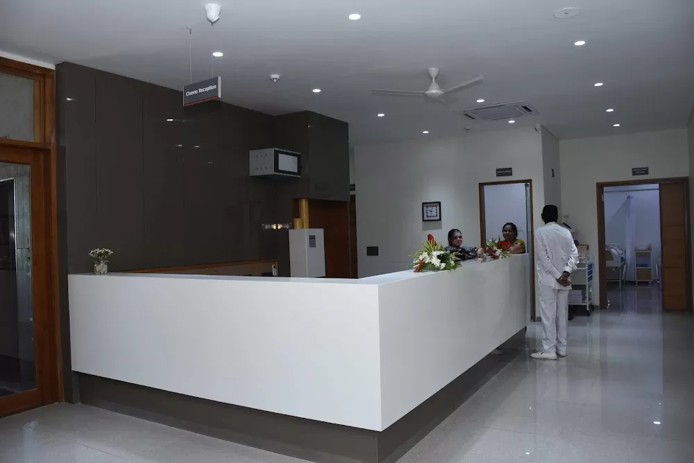 HOC Vedanta - Cancer Centre in Rajpath - Photo 2