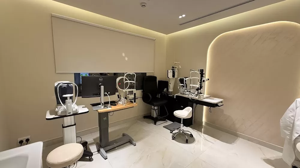 LASIK PLUS DAY SURGICAL CENTER - Photo 1