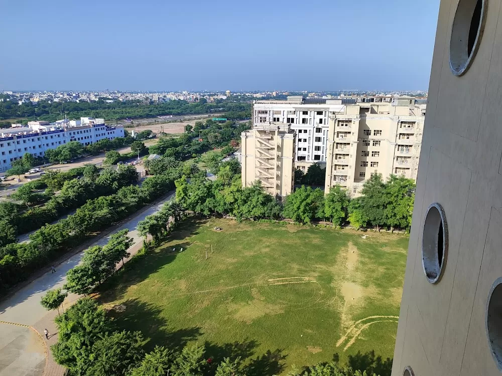 State Cancer Institute SMS MEDICAL COLLEGE - Photo 2