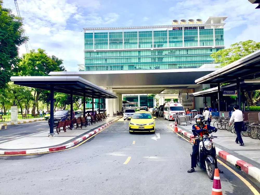 Thammasat University Hospital - Photo 5