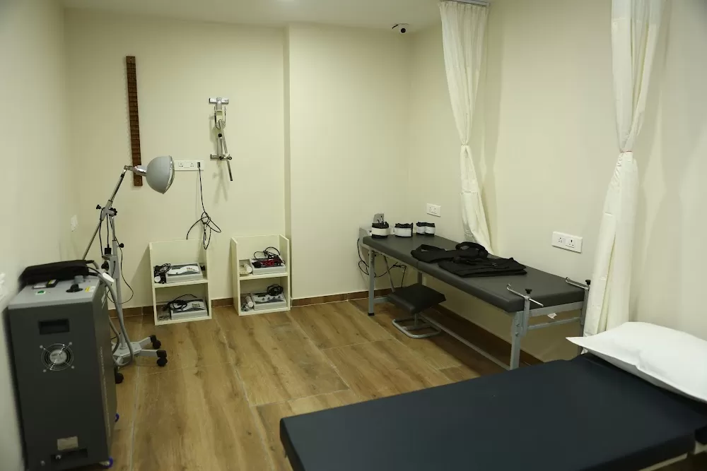 Shalya Knee & Hip Hospital – Hip Replacement in Ahmedabad | Robotic Hip Replacement & Knee Replacement Surgery Ahmedabad - Photo 6