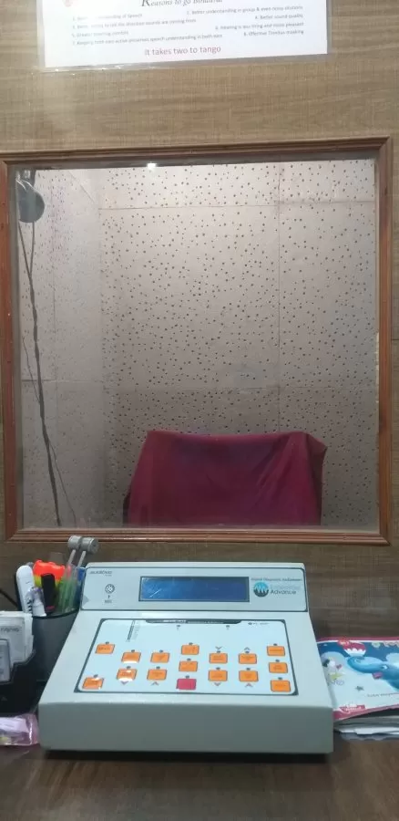 HEARING CARE CLINIC - Photo 4