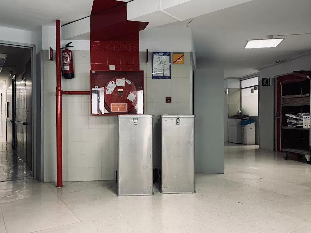 Hospital de Traumatologia, Rehabilitació i Cremats Vall d'Hebron - Photo 8