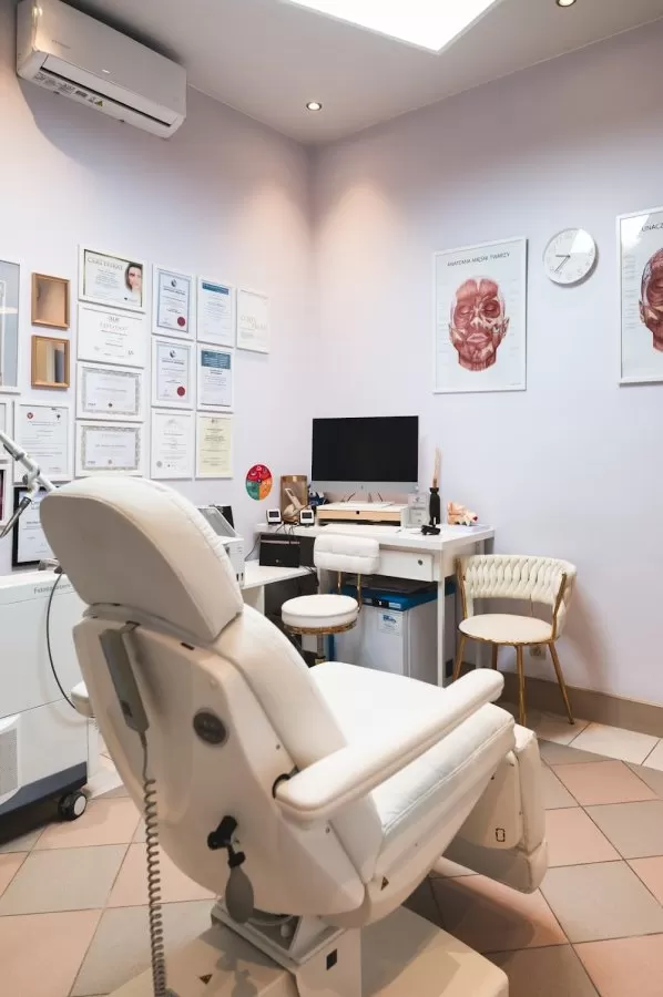 Klinika Medwaw Medycyna Estetyczna Laryngologia i Laseroterapia - Photo 4