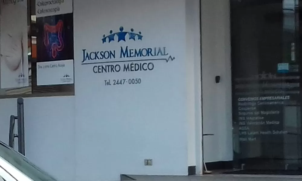 Centro Médico Jackson's Memorial - Photo 5