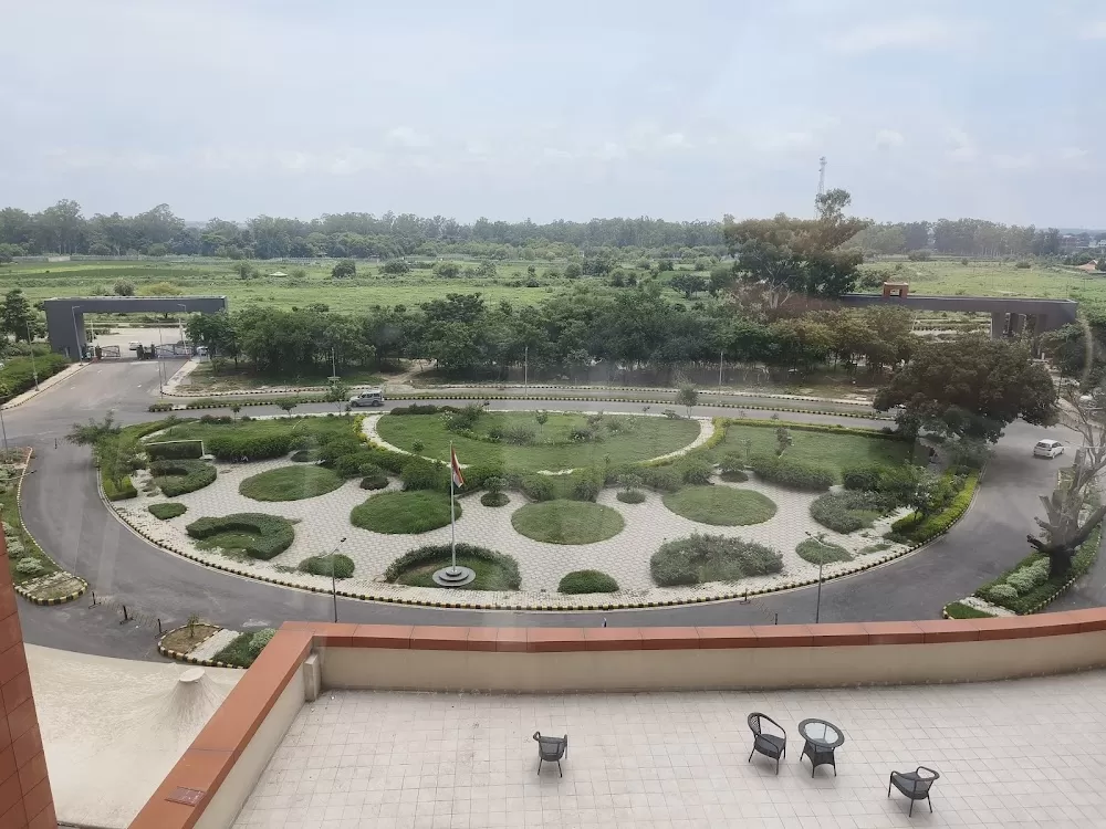 Homi Bhabha Cancer Hospital and Research Centre (Tata Memorial Center) - Photo 3