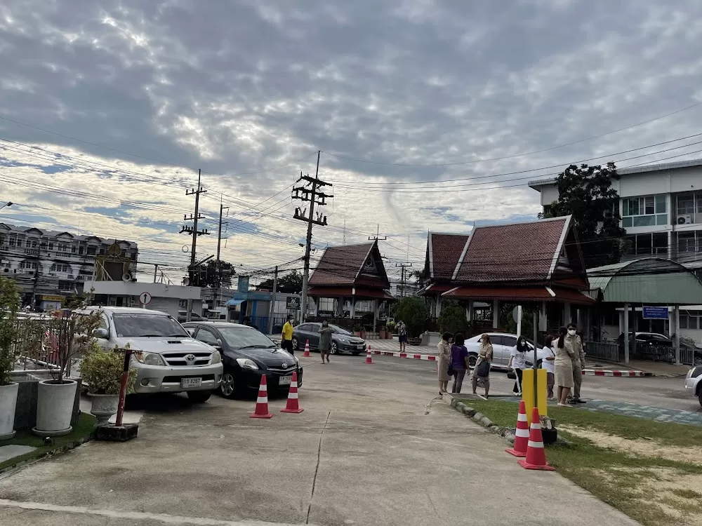 Lopburi Cancer Hospital - Photo 7