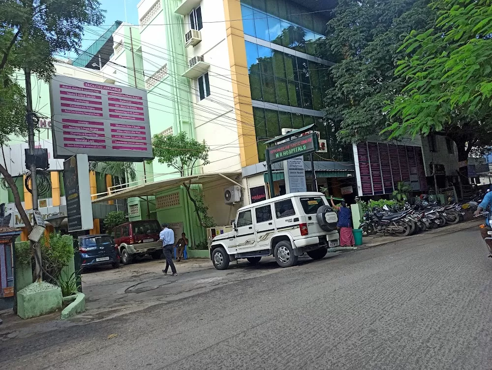 M R Hospitals - Photo 6