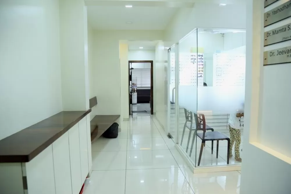 Deshpande Eye Hospital And Laser Center - Photo 1