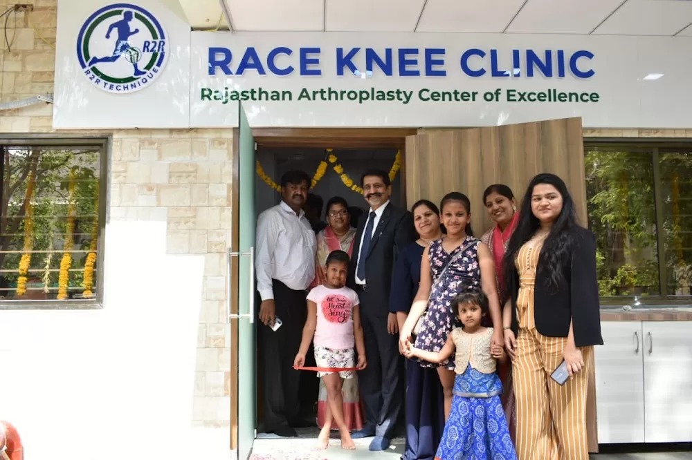 Race Knee Clinic - Dr. Dhiraj Marothi - Photo 2