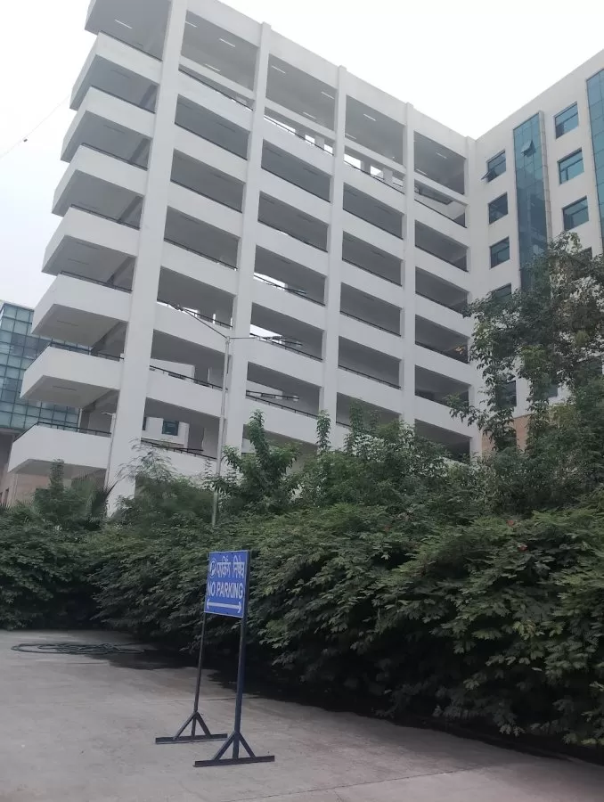Radiation Oncology Block LHMC - Photo 2