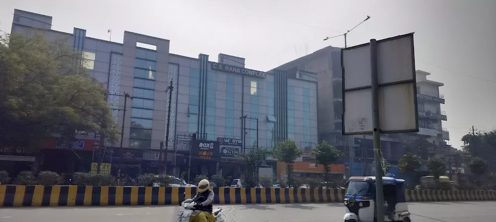 Noida sector 12 - Photo 8