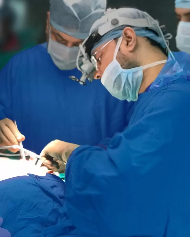 Dr Nagendra Parvataneni | Best Oncologist Hyderabad 30000 surgeries performed | Lead Robotic Surgeon | Breast, Thyroid Cancer - Photo 2