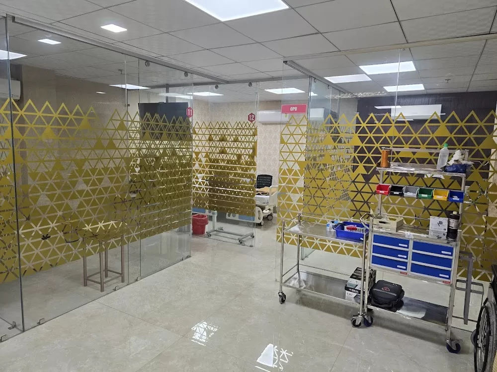 Dr. AV – Cancer Institute of Personalized Cancer Therapy & Research - Photo 3