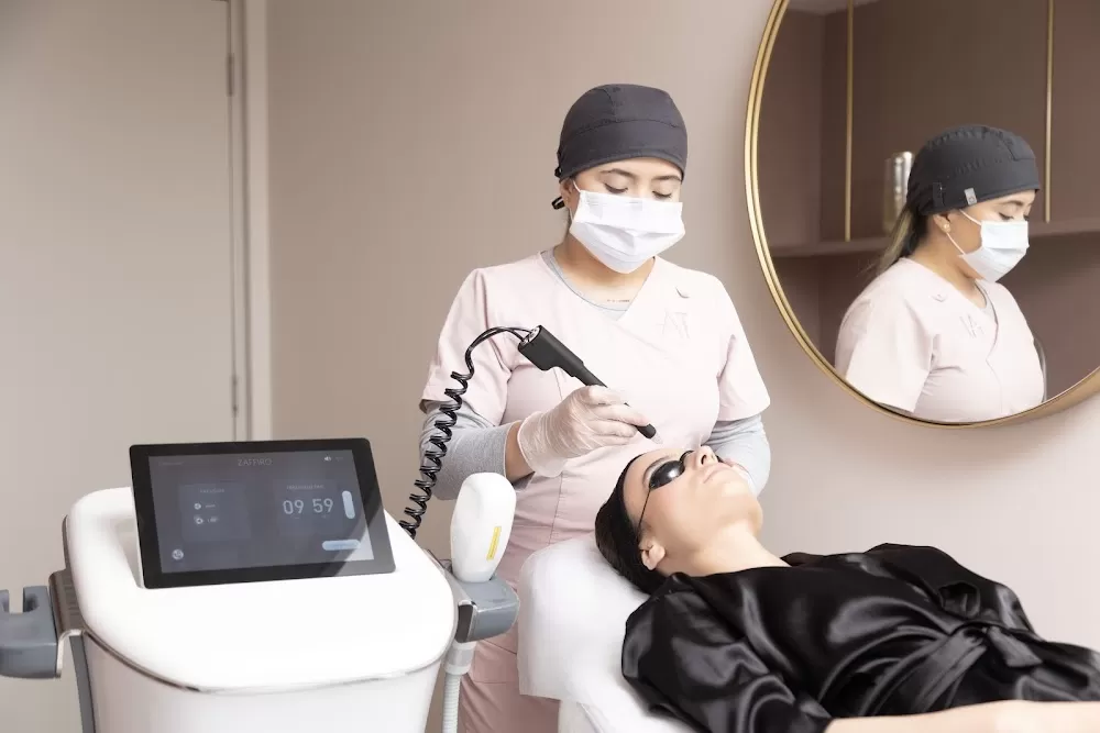 ATDERMA | DRA. ANA TORO | DERMATOLOGÍA ESTÉTICA Y LÁSER - Photo 5