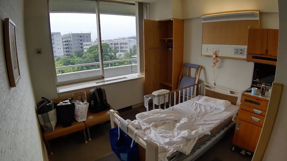 Toyonaka Municipal Hospital - Photo 2