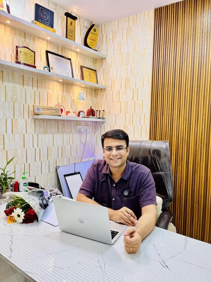 Dr Hareesh Pathak | Best Pulmonologist/Lungs Doctor in Bhopal | COPD TB Asthma Allergy Pneumonia Specialist - Photo 1
