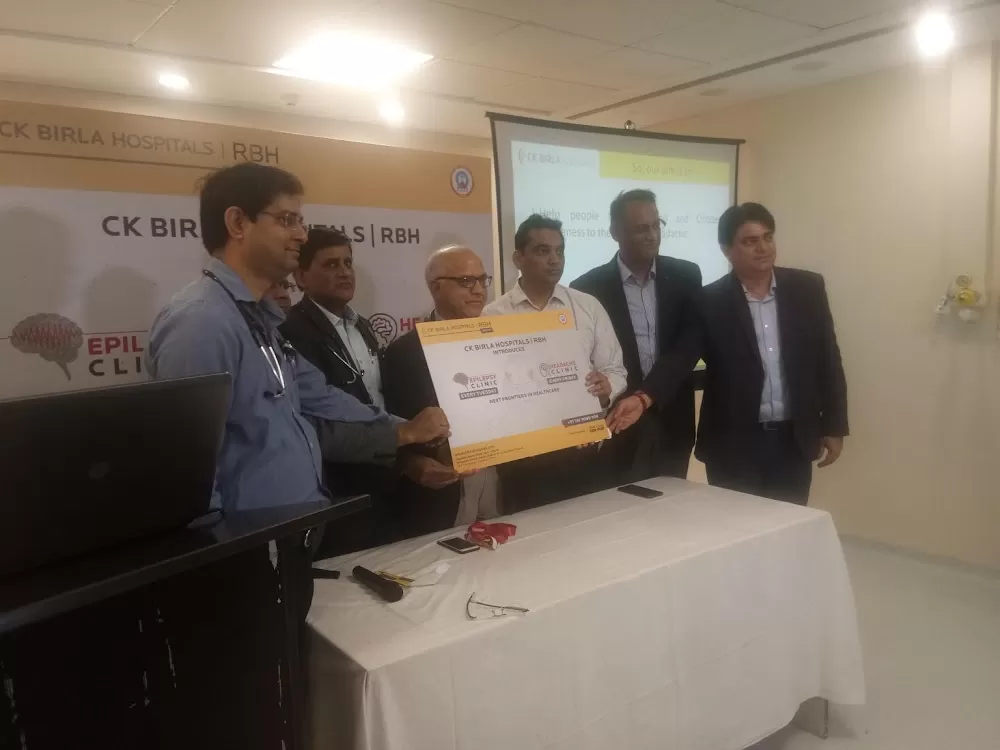 Dr Vikram Bohra - Photo 8
