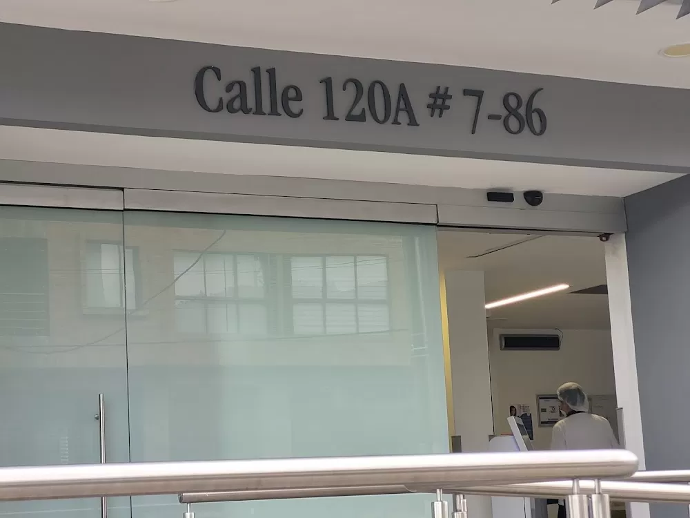 Fundación Santa Fe De Bogotá - Instituto De Cáncer - Oficial - Photo 8