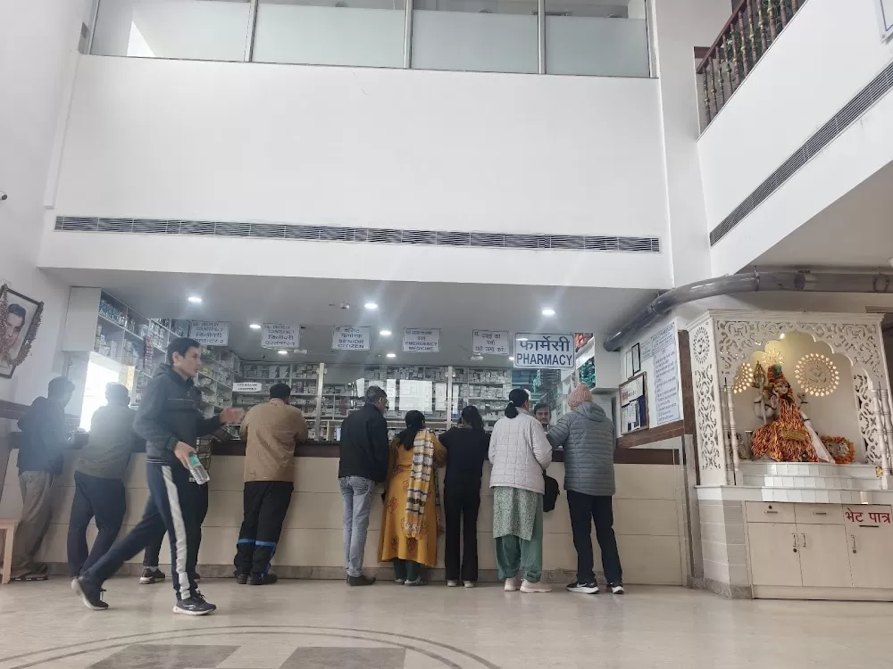 Kailash Hospital & Neuro Institute - Photo 3