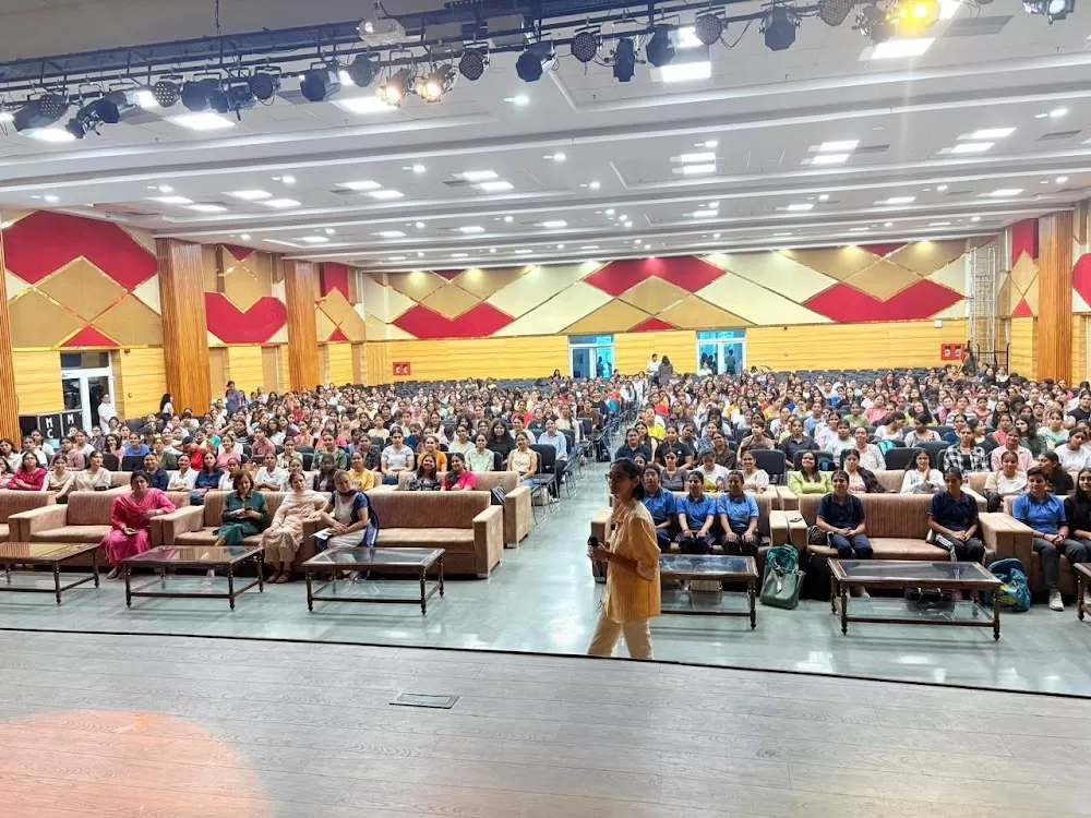 Dr. Smriti Mahajan - Photo 1