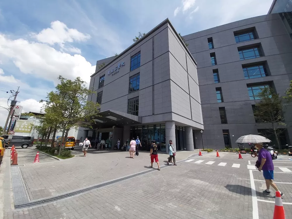 En Chu Kong Hospital Zhongshan Medical Building - Photo 6