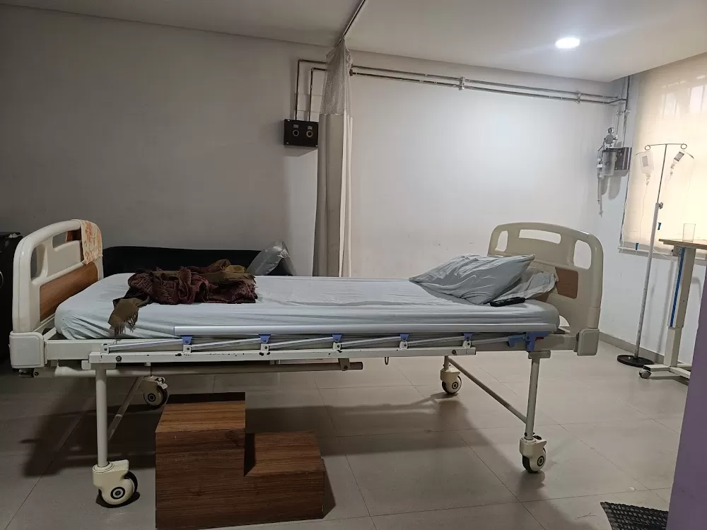 Central United Hospital - Photo 4