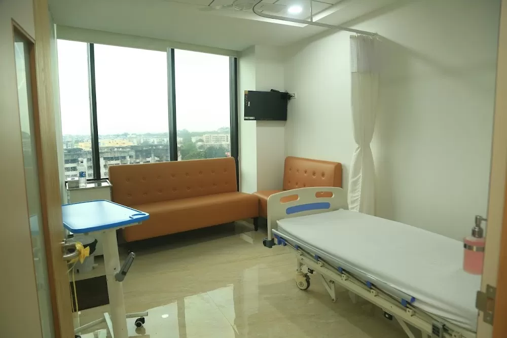 M | O | C Cancer Care & Research Centre (MOC Ghatkopar) - Photo 3