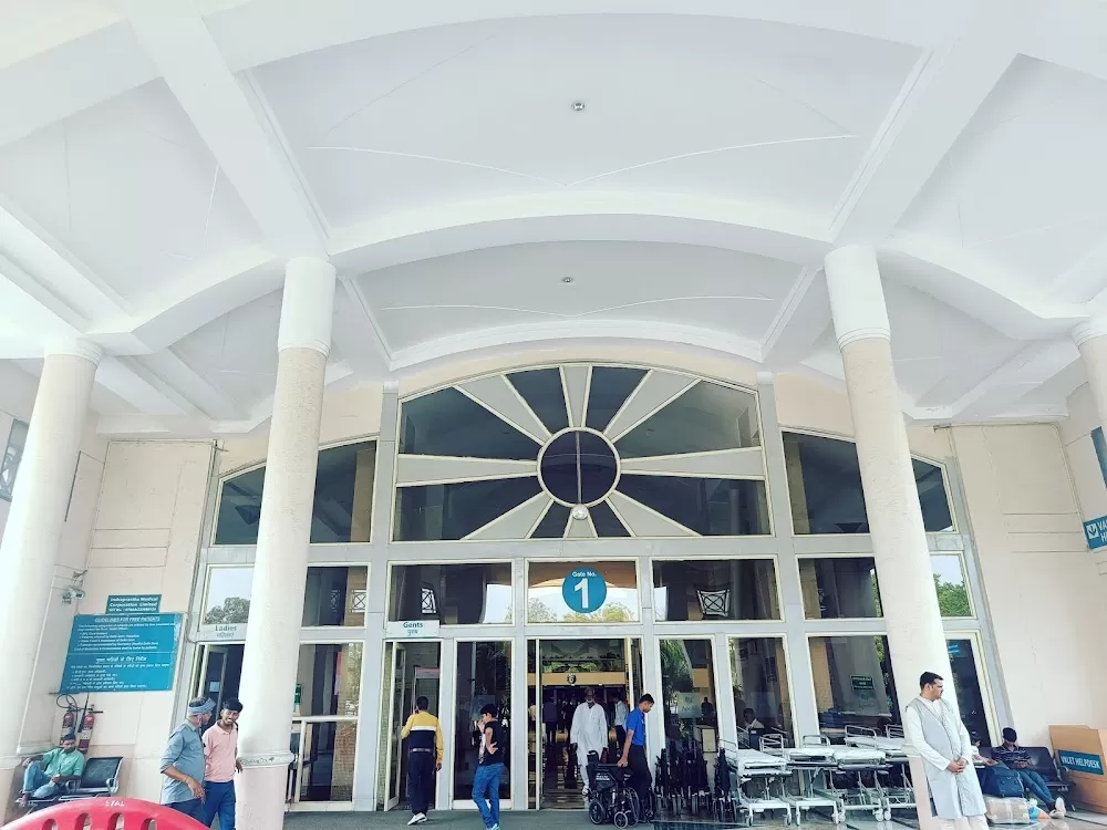 Dr. Sanjiv | Best Nephrologist Near Me | South Delhi - Photo 1