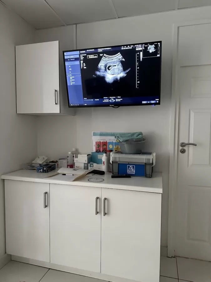 DR B NODADA OBGYN - Photo 5