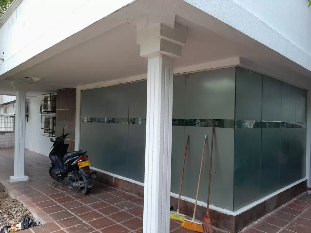 CLINICA SAN FELIPE DE BARAJAS URGENCIAS - Photo 1