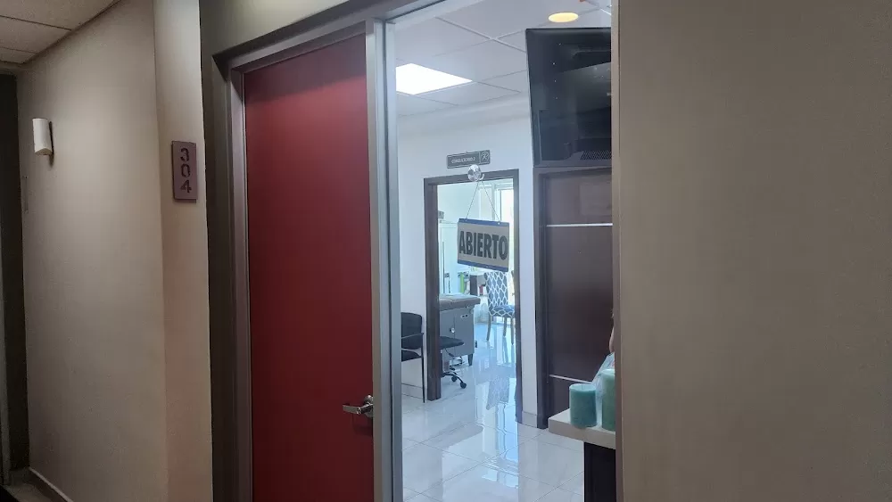 Baja Endoscopic - Endoscopia, Colonoscopia, Gastroenterología y Cirugía - Photo 4