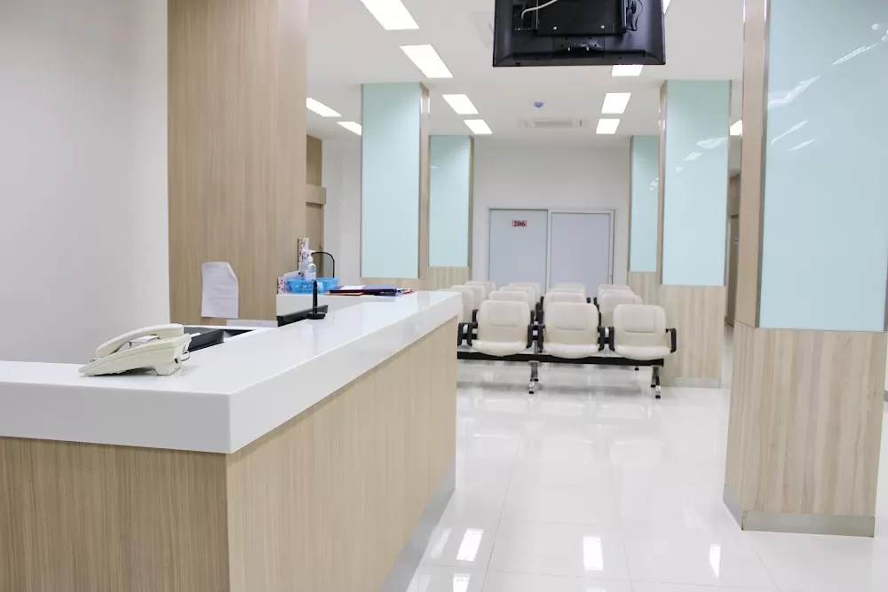 IMH Silom Hospital - Photo 8