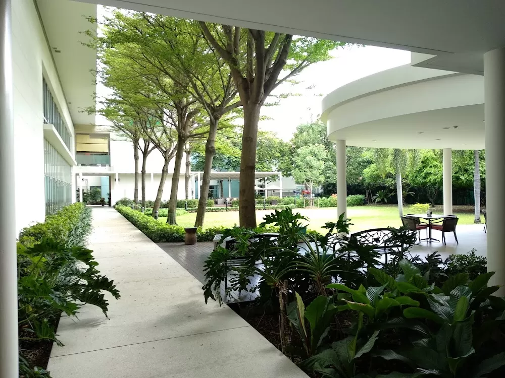 Manarom Hospital - Photo 5