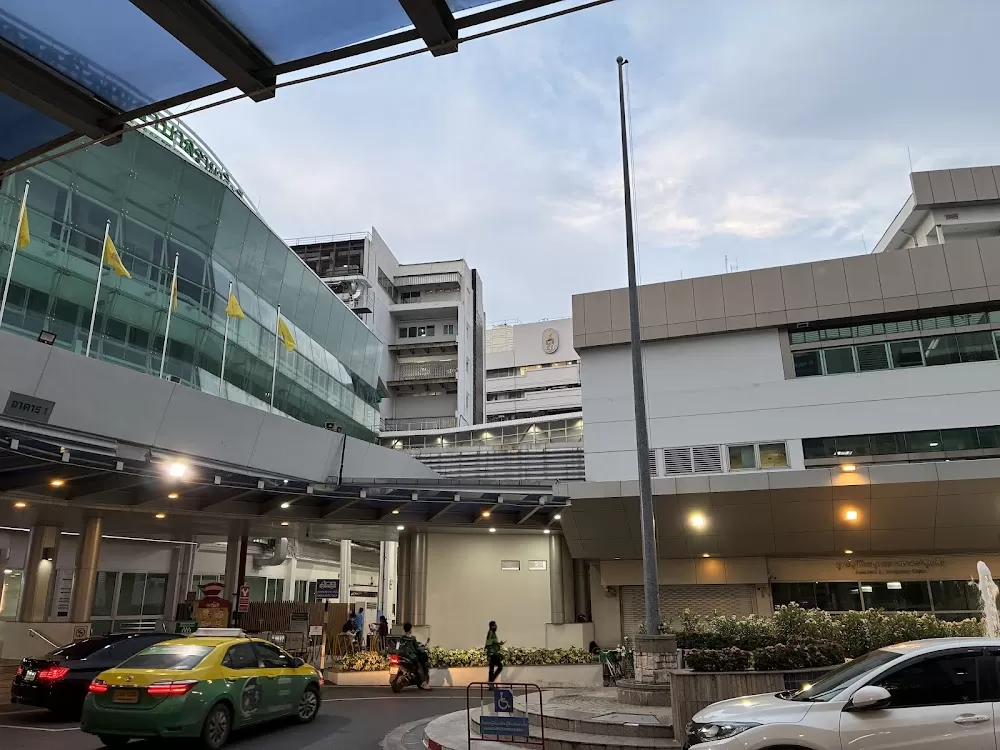 Ramathibodi Hospital - Photo 7