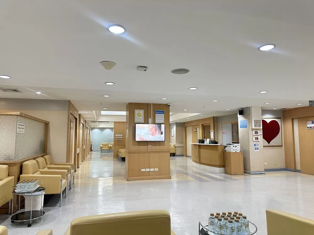 Piyavate Hospital - Photo 2