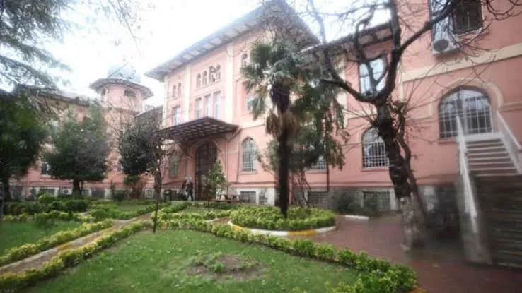 İstanbul Üniversitesi İstanbul Tıp Fakültesi - Photo 3