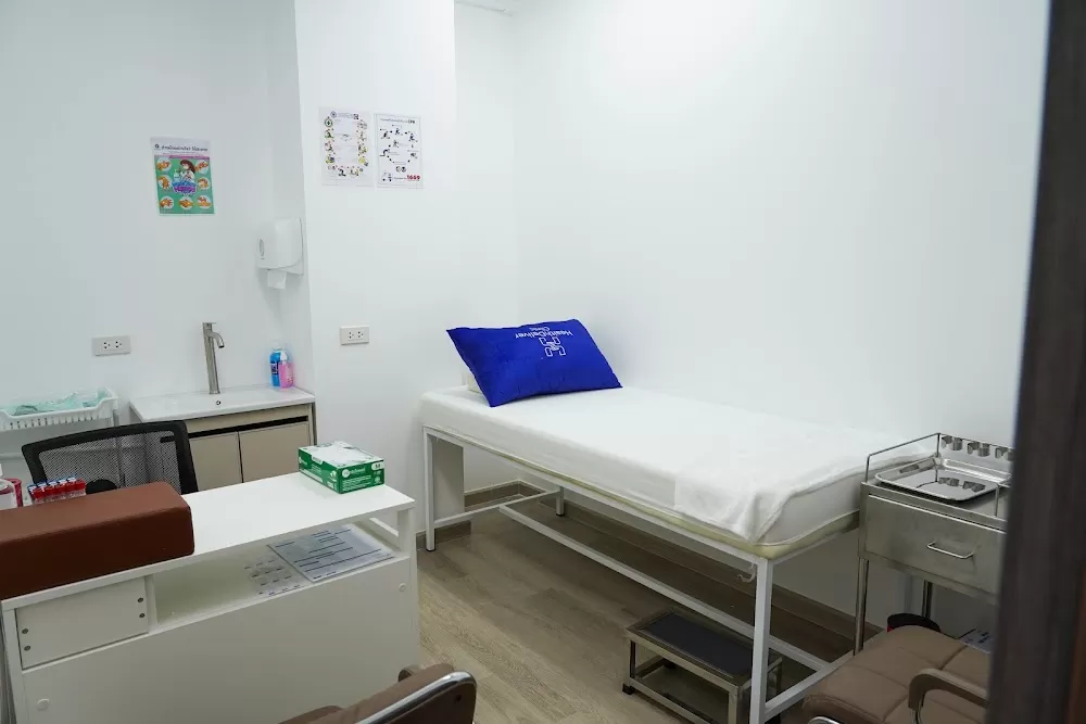 HealthDeliver Clinic Sathorn - Photo 2