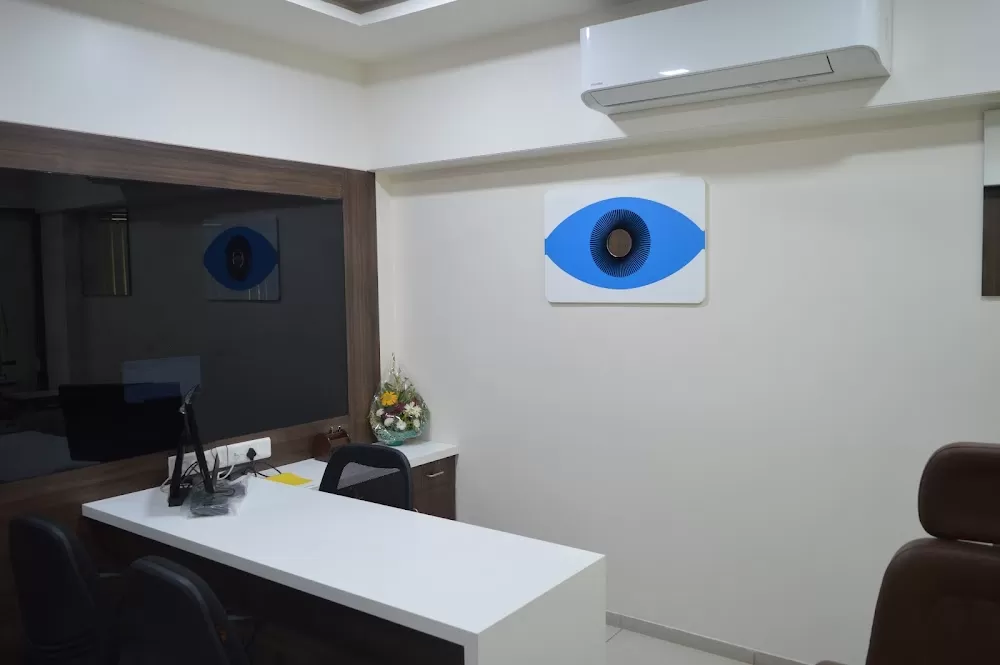 Pandya Eye Hospital Dr Nishidh Pandya | Multispecialty Eye Hospital In Vadodara - Photo 6