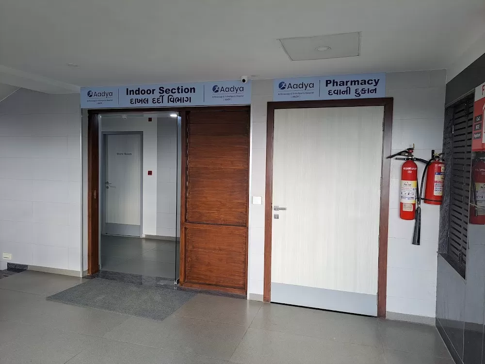 Aadya Arthroscopy & OrthoSports Hospital Dr Sanjay Trivedi & Dr Kalpesh Trivedi - Photo 7