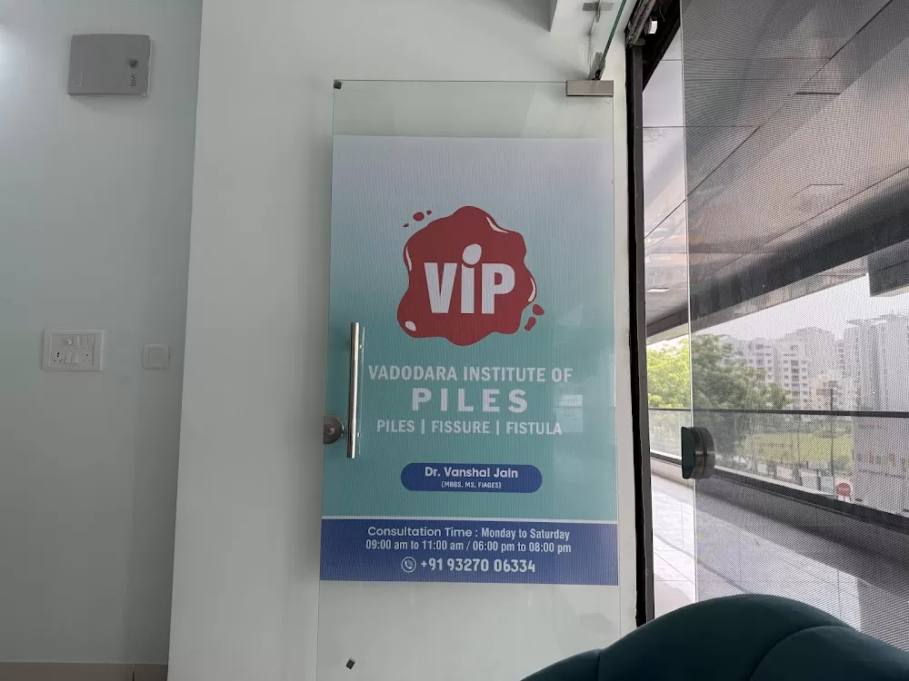 Vadodara Institute of Piles - Photo 3