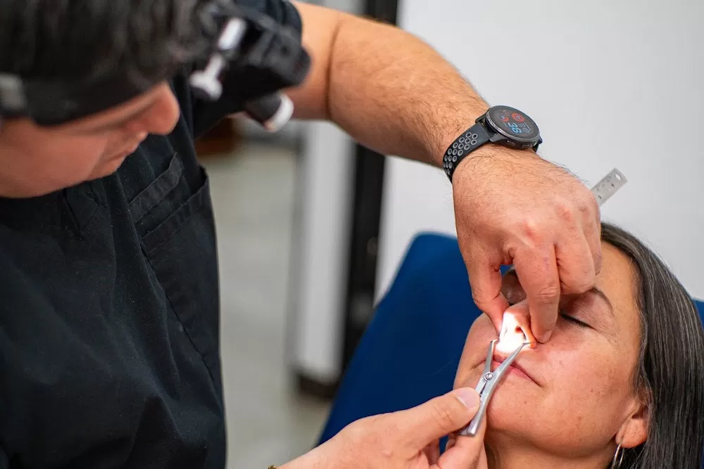 Dr. Roy Acosta - Rinoplastia Ultrasónica y Otorrinolaringólogo | Hospital Internacional La Católica - Photo 6