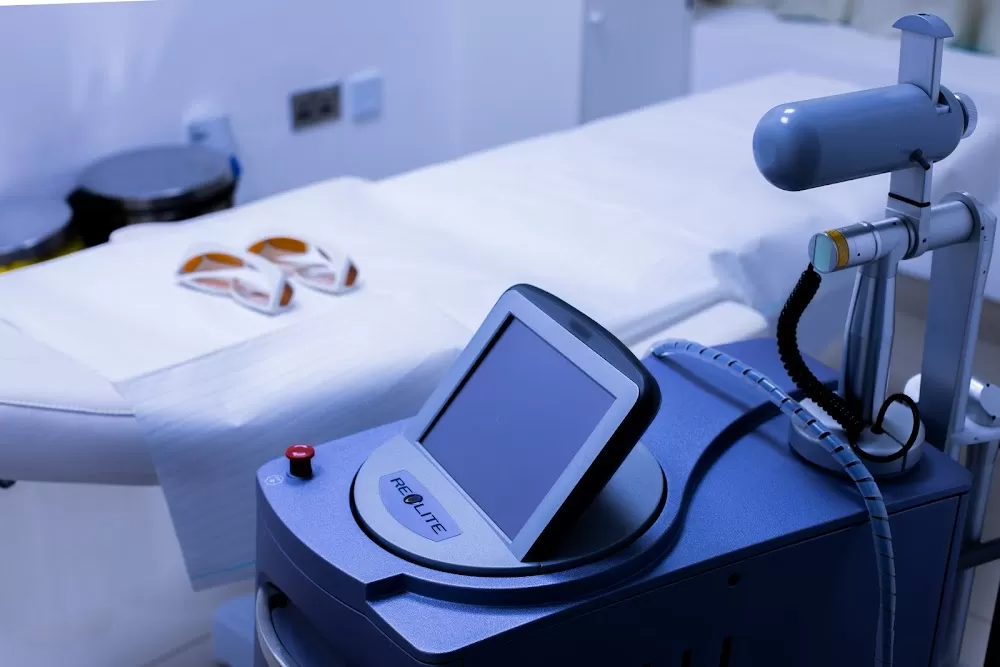 Emirates Dermatology & Cosmetology Center [EDCC] | Skin Clinic Abu Dhabi | د موزة السويدي - Photo 6