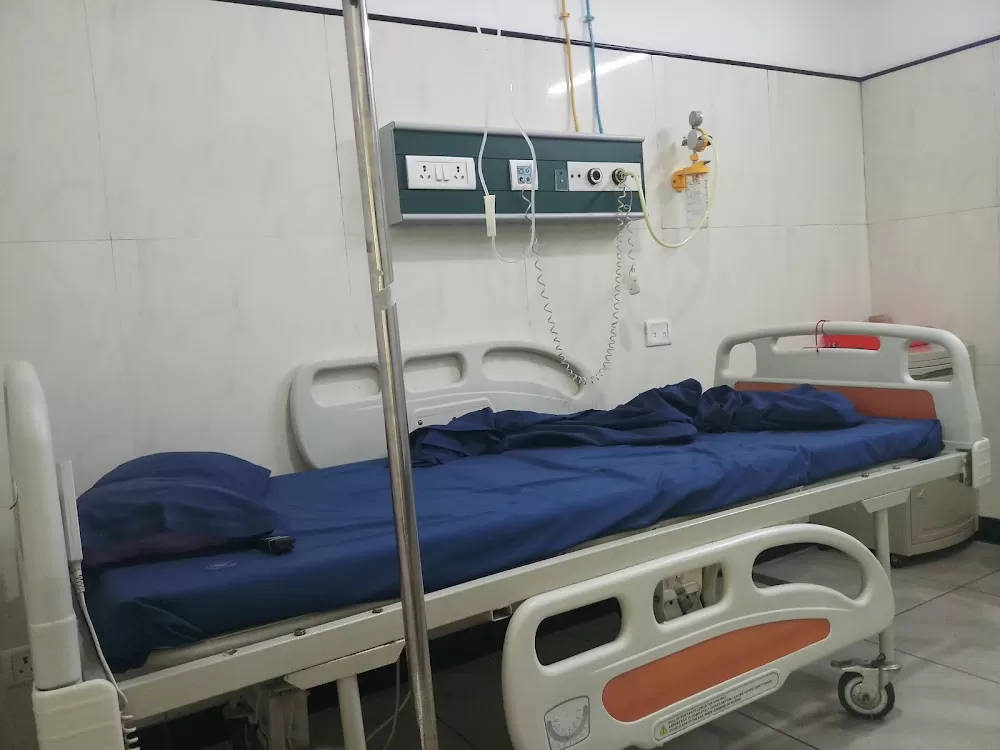 DR.KAMAKSHI MEMORIAL HOSPITALS - Photo 4