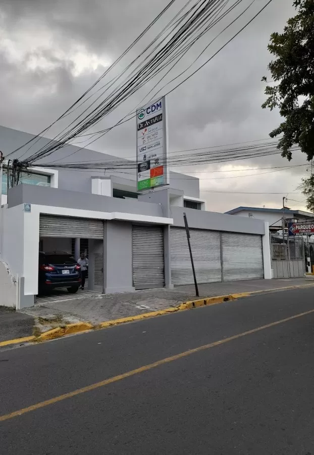 Clinica de Diagnóstico Médico - Photo 4
